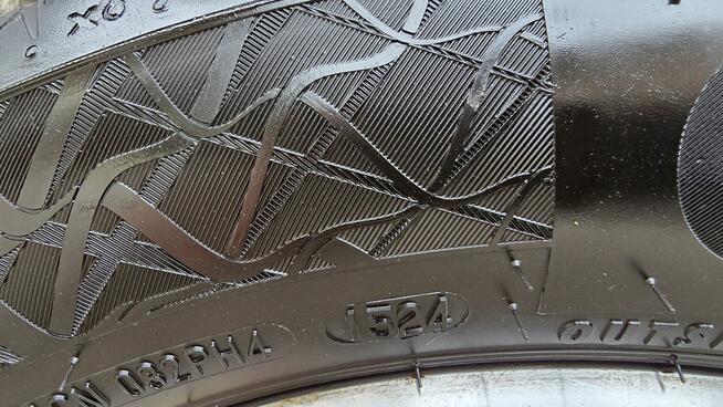 VW Touran 1.6TDI 105PS BlueMotion Highline CUP Edition Navi