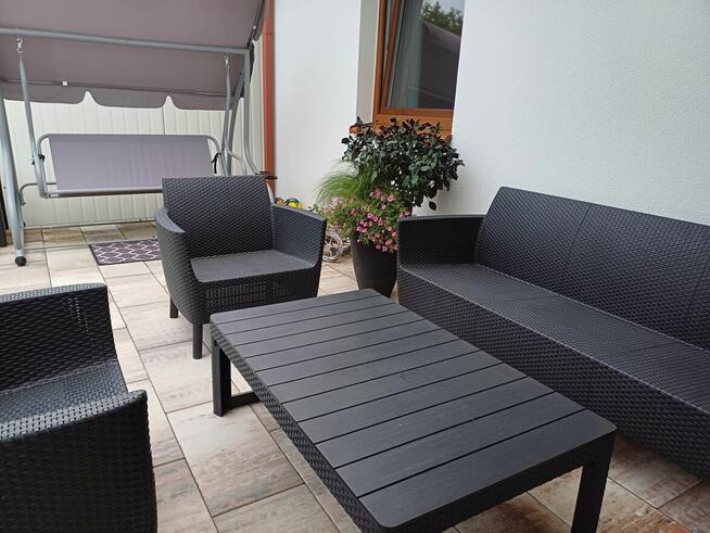 Komplet ogrodowy z podnoszonym stołem