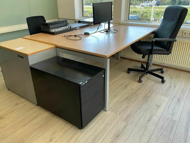 Biurko 160x80 cm z regulowanymi nogami