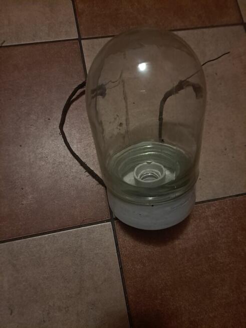 Lampa z PRL.