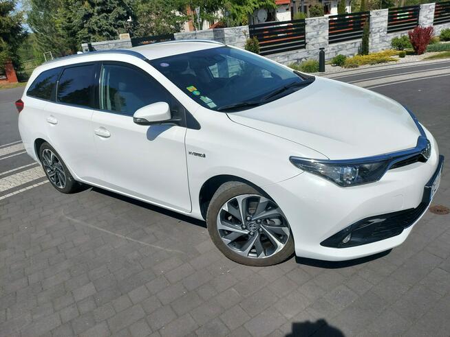 Toyota Auris 1.8 hybrid climatronic kamera grzane fotele