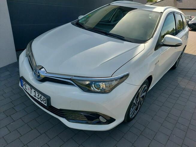 Toyota Auris 1.8 hybrid climatronic kamera grzane fotele