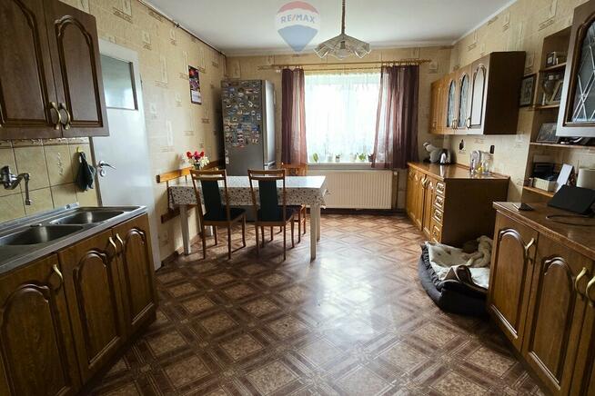 Dom z zabudowaniami gospodarczymi, duża działka