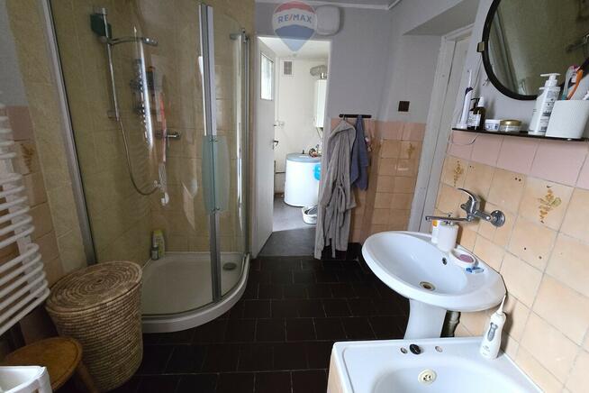 Dom z zabudowaniami gospodarczymi, duża działka