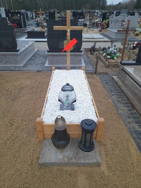 Nagrobek tymczasowy.