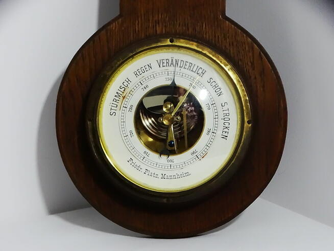 Barometr z termometrem