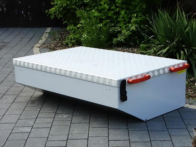 Stalowo-aluminiowa skrzynia narzędziowa Doka 125x37x81 cm.