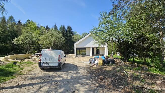 Nowoczesny dom parterowy 115m2 na działce z lasem