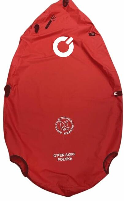 Żaglomistrz z Giżycka Elżbieta Panaś. Żagle, Pokrowce, Serwis