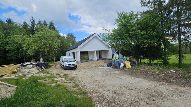 Nowoczesny dom parterowy 115m2 na działce z lasem