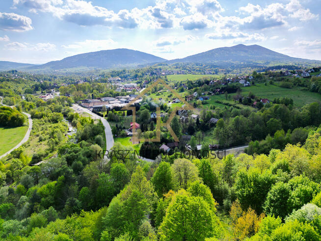 Działka budowlana w lesie blisko centrum Dobrej