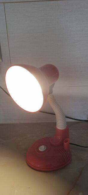 Różowa lampka biurkowa dla dzieci - z żarówką