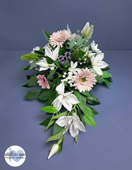 Warsztat Anny stroik na cmentarz Kompozycja nagrobna gerbera