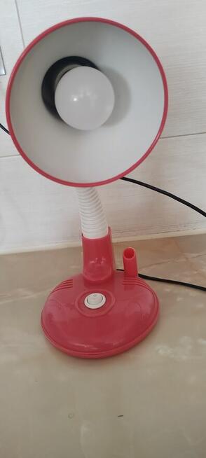 Różowa lampka biurkowa dla dzieci - z żarówką