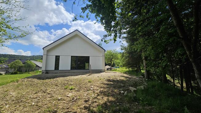 Nowoczesny dom parterowy 115m2 na działce z lasem