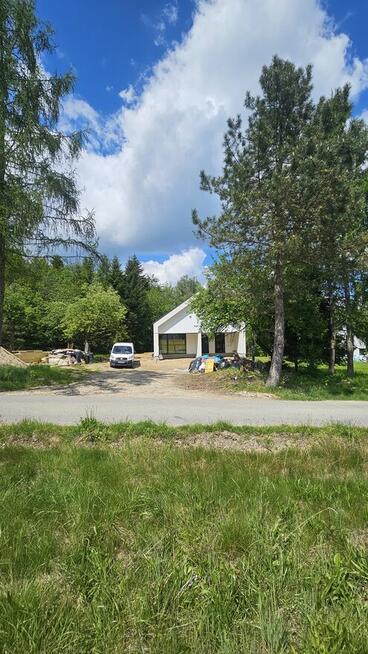 Nowoczesny dom parterowy 115m2 na działce z lasem