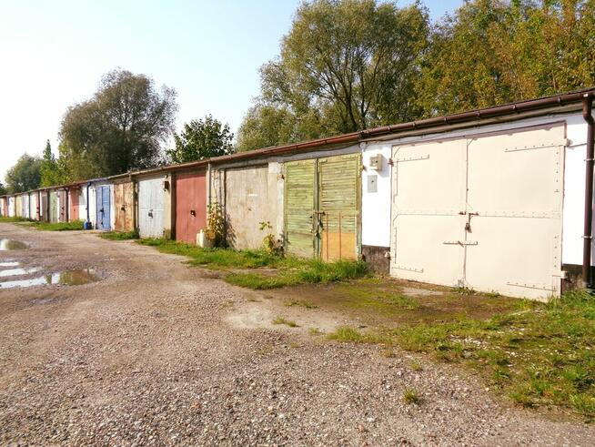 KONIN - SPRZEDAM GARAŻ