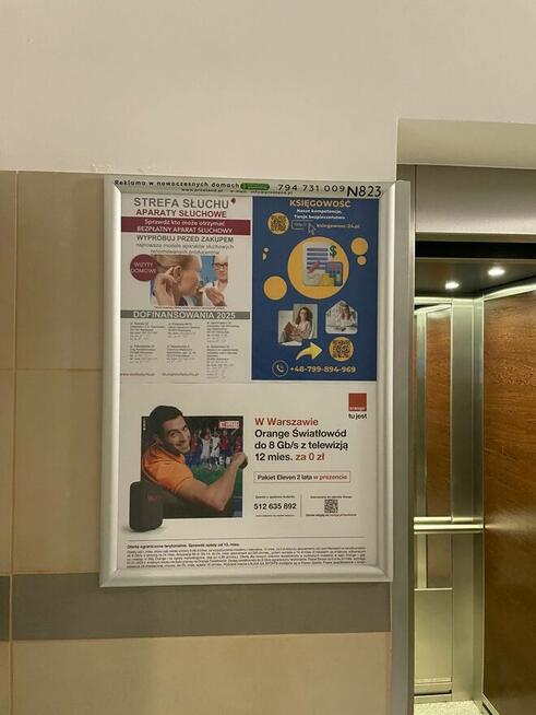 Reklama w windach – dotrzyj do klientów w Warszawie (ponad 7