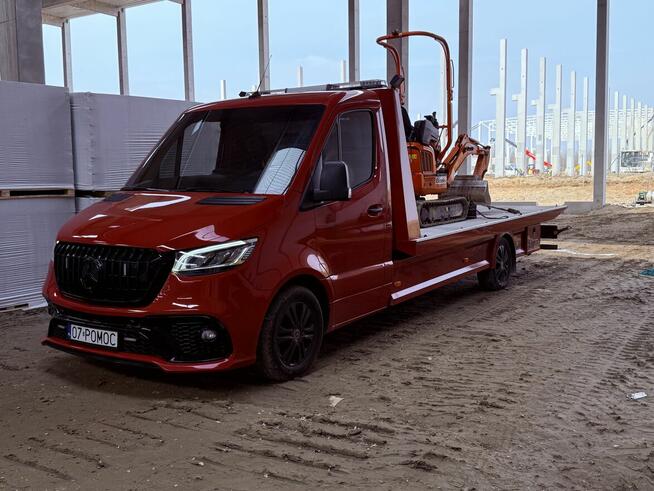 Laweta Holowanie Autostrada A4 pomocdrogowa transport maszyn