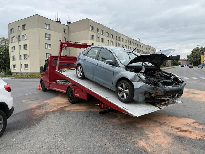 Laweta Holowanie Autostrada A4 Transport maszyn pomocdrogowa
