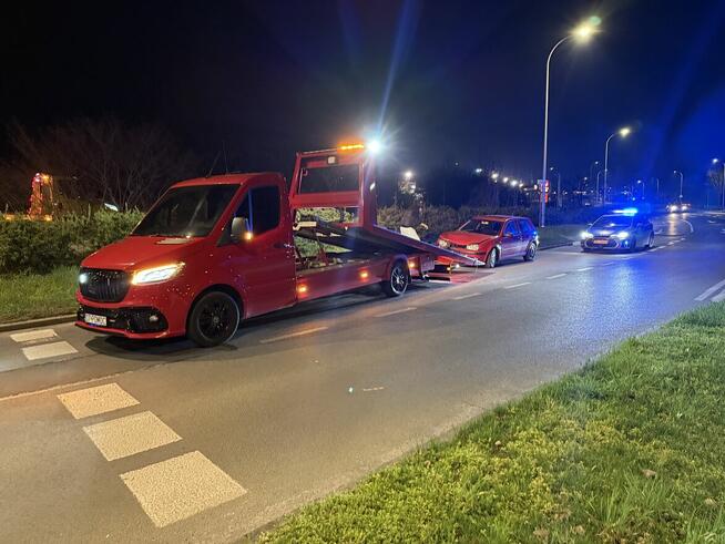 Laweta Holowanie Autostrada A4 pomocdrogowa transport maszyn