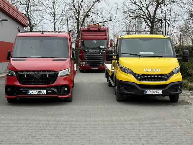 Laweta Holowanie Autostrada A4 pomocdrogowa transport maszyn