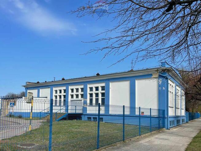 Budynek ze schronem na sprzedaż.