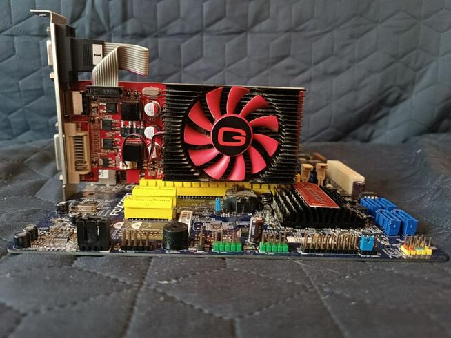 Płyta zestał z kartą graficzną i procesorem