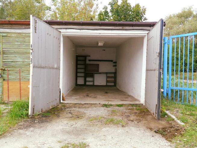 KONIN - SPRZEDAM GARAŻ