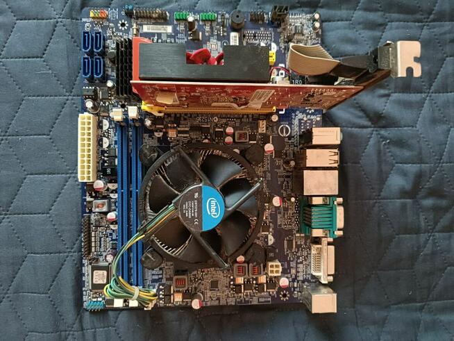 Płyta zestał z kartą graficzną i procesorem