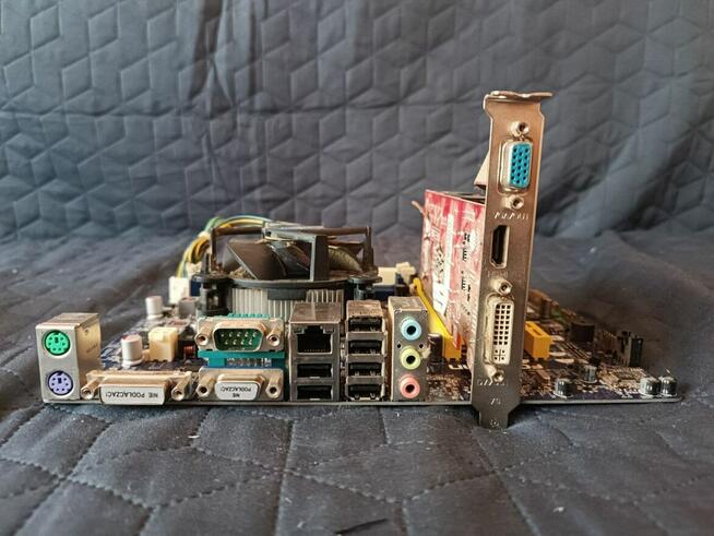 Płyta zestał z kartą graficzną i procesorem