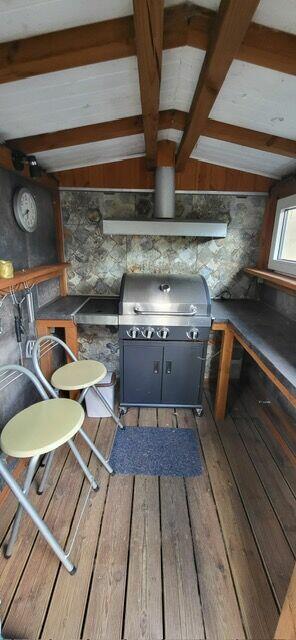 Atrakcyjny dom rodzinny plus mieszkanie wakacyjne w niskiej