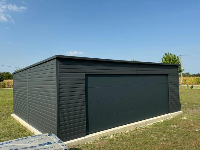 Garaż blaszany brama segmentowa