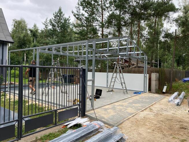 Garaże blaszane z płyty warstwowej