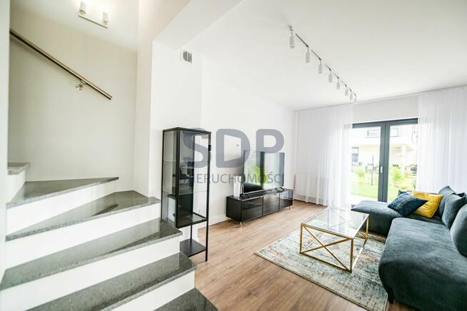 Dom Bielany Wrocławskie, Teatralna