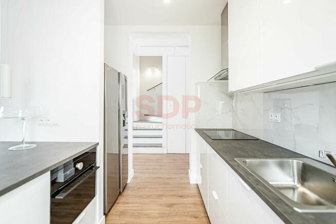 Dom Bielany Wrocławskie, Teatralna