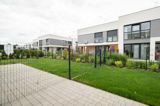 Dom Bielany Wrocławskie, Teatralna