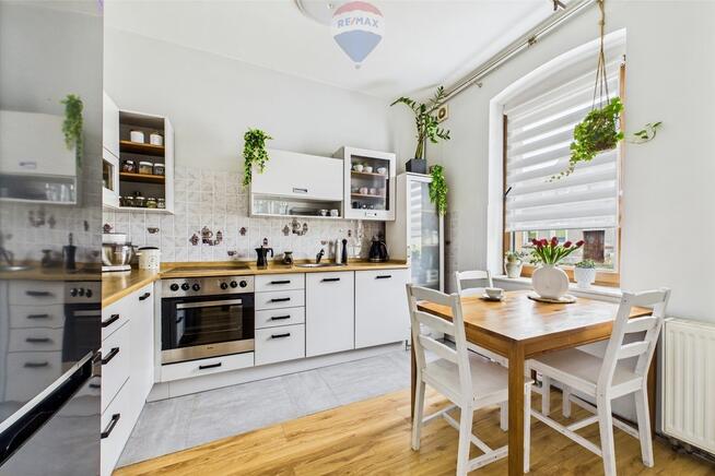 Klimatyczne duże mieszkanie z ogródkiem i garażem