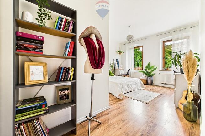 Klimatyczne duże mieszkanie z ogródkiem i garażem