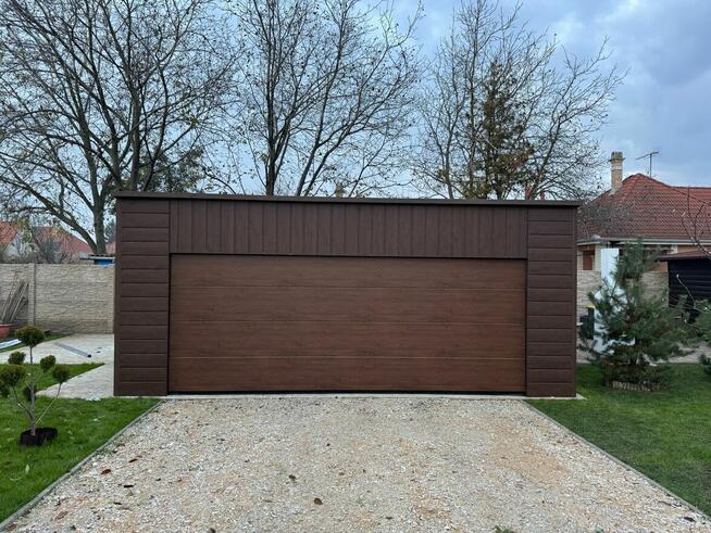 Garaż blaszany brama segmentowa