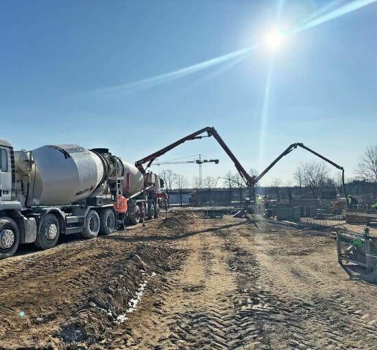Beton, Pompa - transport - Wolbrom, Olkusz , Skała