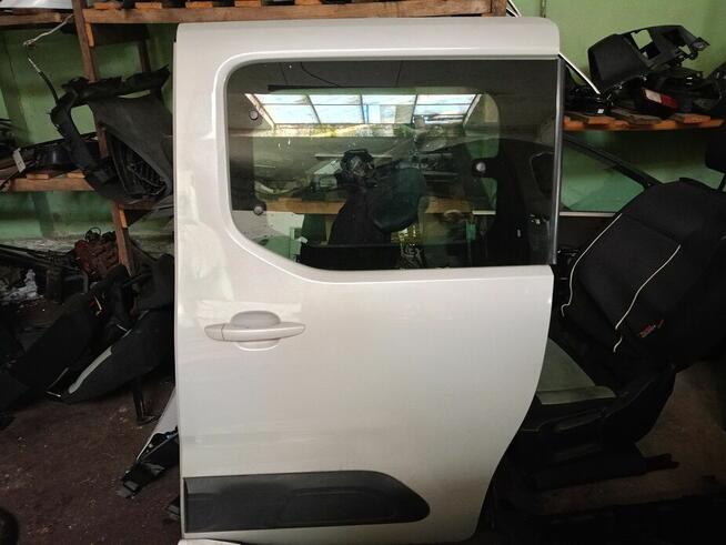 Drzwi tył lewe rozsuwane BERLINGO IV RIFTER COMBO E KOLOR EE