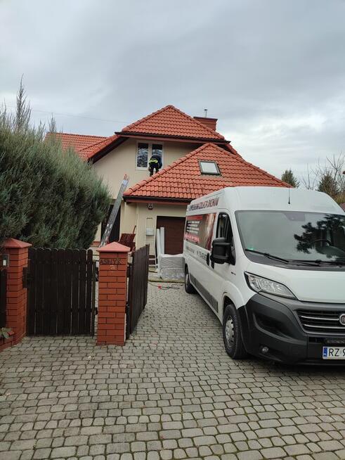 Ocieplanie celulozą i naprawa izolacji dachu po kunie