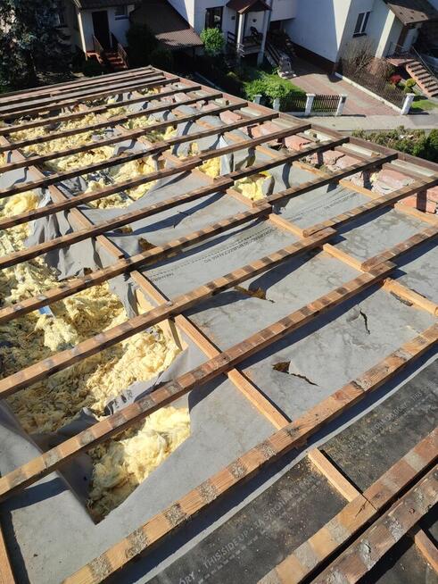 Ocieplanie celulozą i naprawa izolacji dachu po kunie