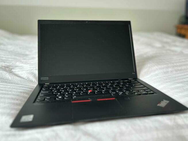 ThinkPad T14s w bardzo dobrym stanie - polisingowy