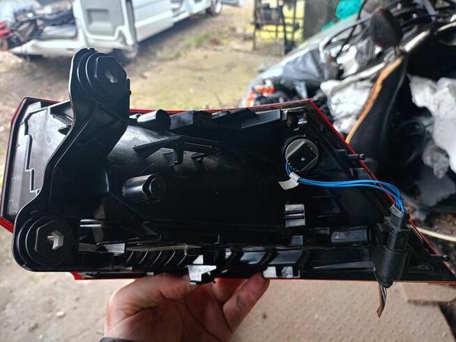 Lampa tył w błotnik lewa - prawa GOLF VIII 8