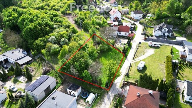 Działka budowlana, ogrodzona z małum sadem