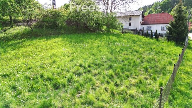 Działka budowlana, ogrodzona z małum sadem