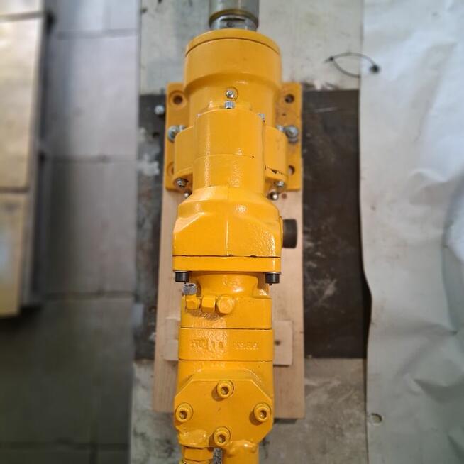 Głowica obrotowa do wiertnicy