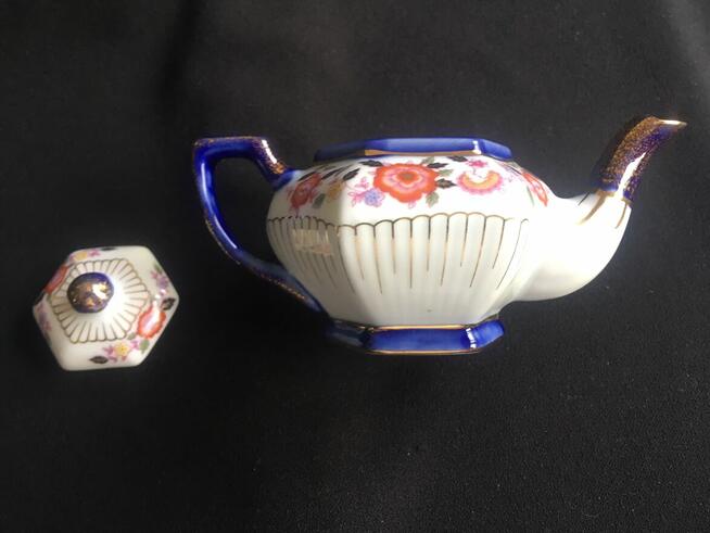 Stary imbryk dzbanek mini porcelana The Quenns Collection
